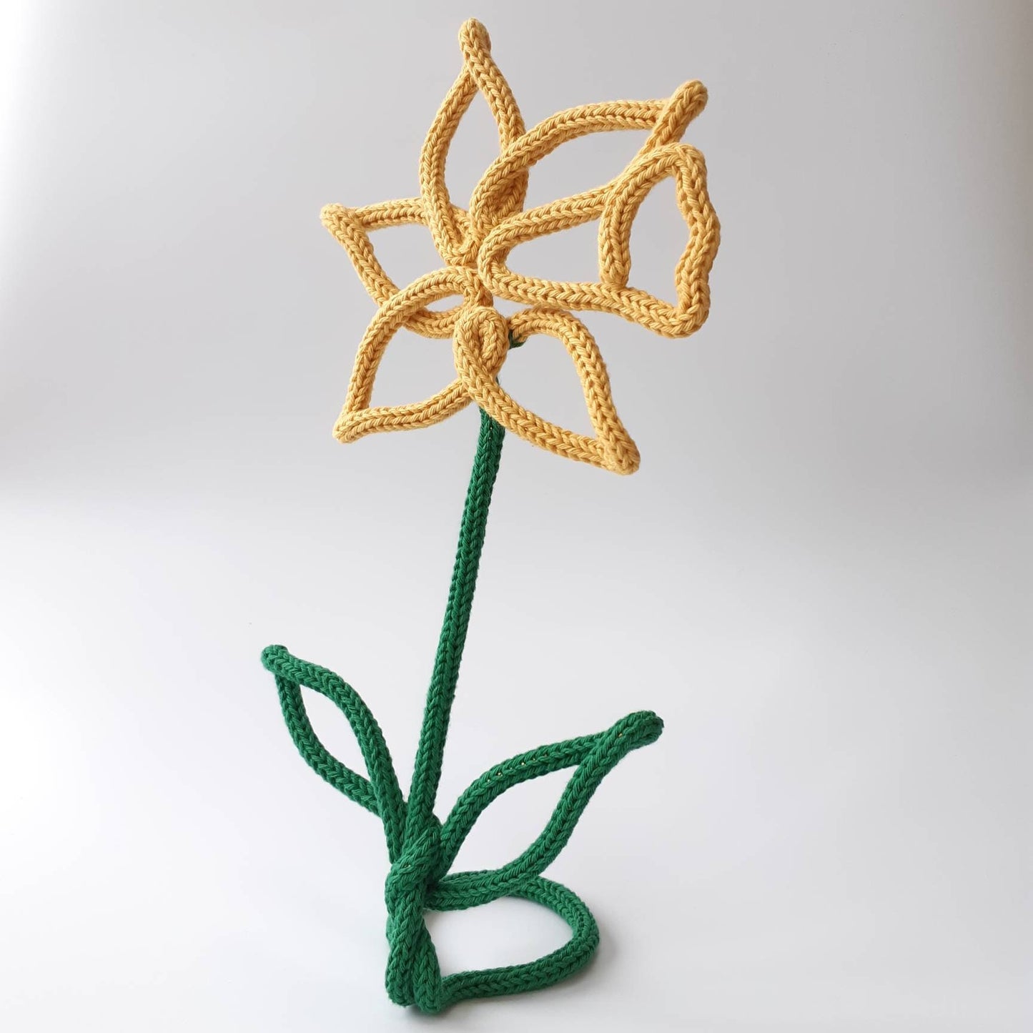 Knitted Wire Daffodil