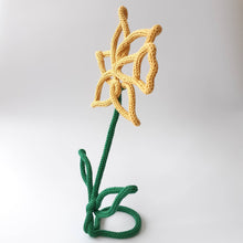 Load image into Gallery viewer, Knitted Wire Daffodil
